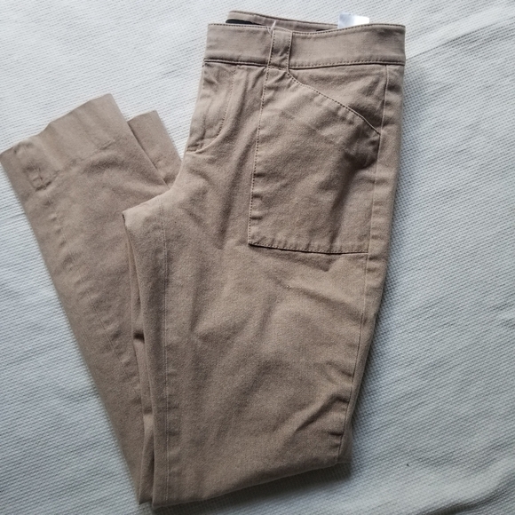 Banana Republic Capri Pants - Picture 3 of 5